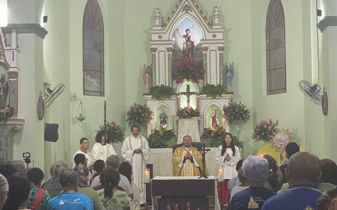 Terceira noite da novena: Dom Josivaldo convida comunidade a ser luz de esperança no mundo