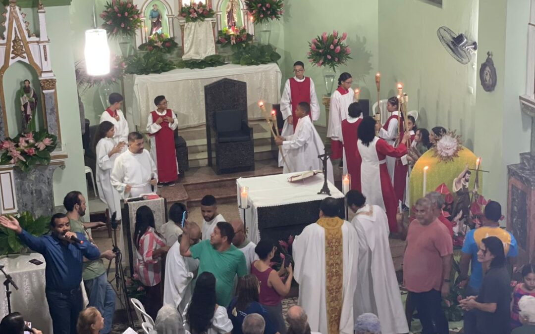 Abertura da Festa de São João Batista reúne fiéis em procissão de fé, oração e tradição