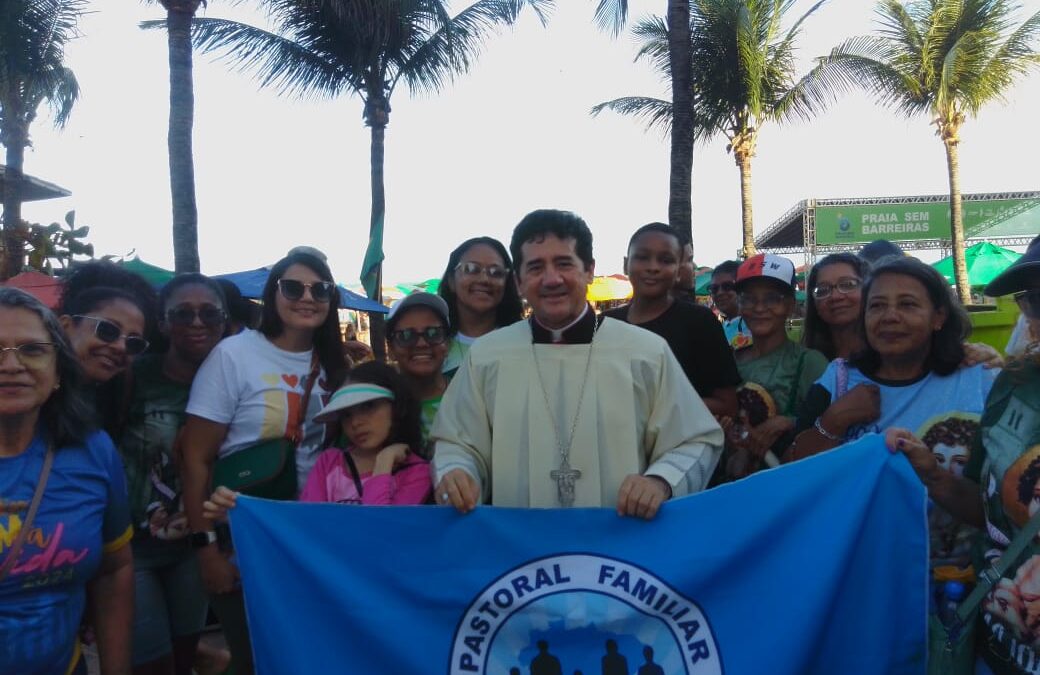 Paróquia São João Batista participa da Caminhada do Sim à Vida