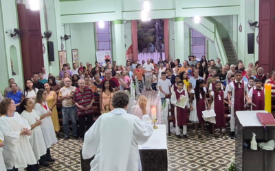 Dez Crianças de Coqueiral Celebram a Primeira Eucaristia na Matriz São João Batista