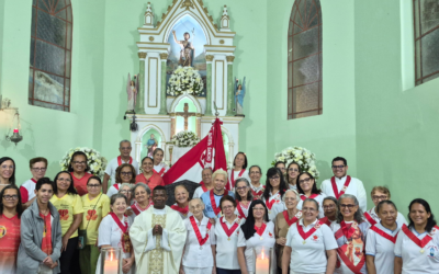 Mais uma noite de graças e louvor em nossa comunidade!