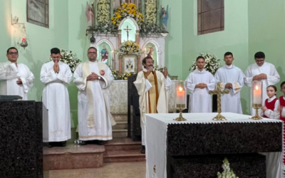 Procissão e missa de encerramento com a igreja lotada marcam o fim da Festa de São João Batista no Sancho